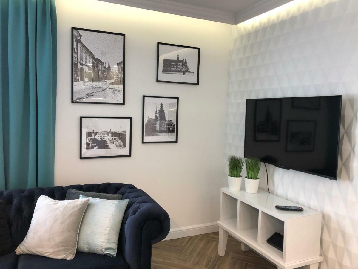 Family & Business Sauna Apartments Paderewskiego Sienkiewicza No2 Centrum Downtown - 2 Bedroom With Private Sauna, Bath With Hydromassage, Parking Kielce Exterior foto